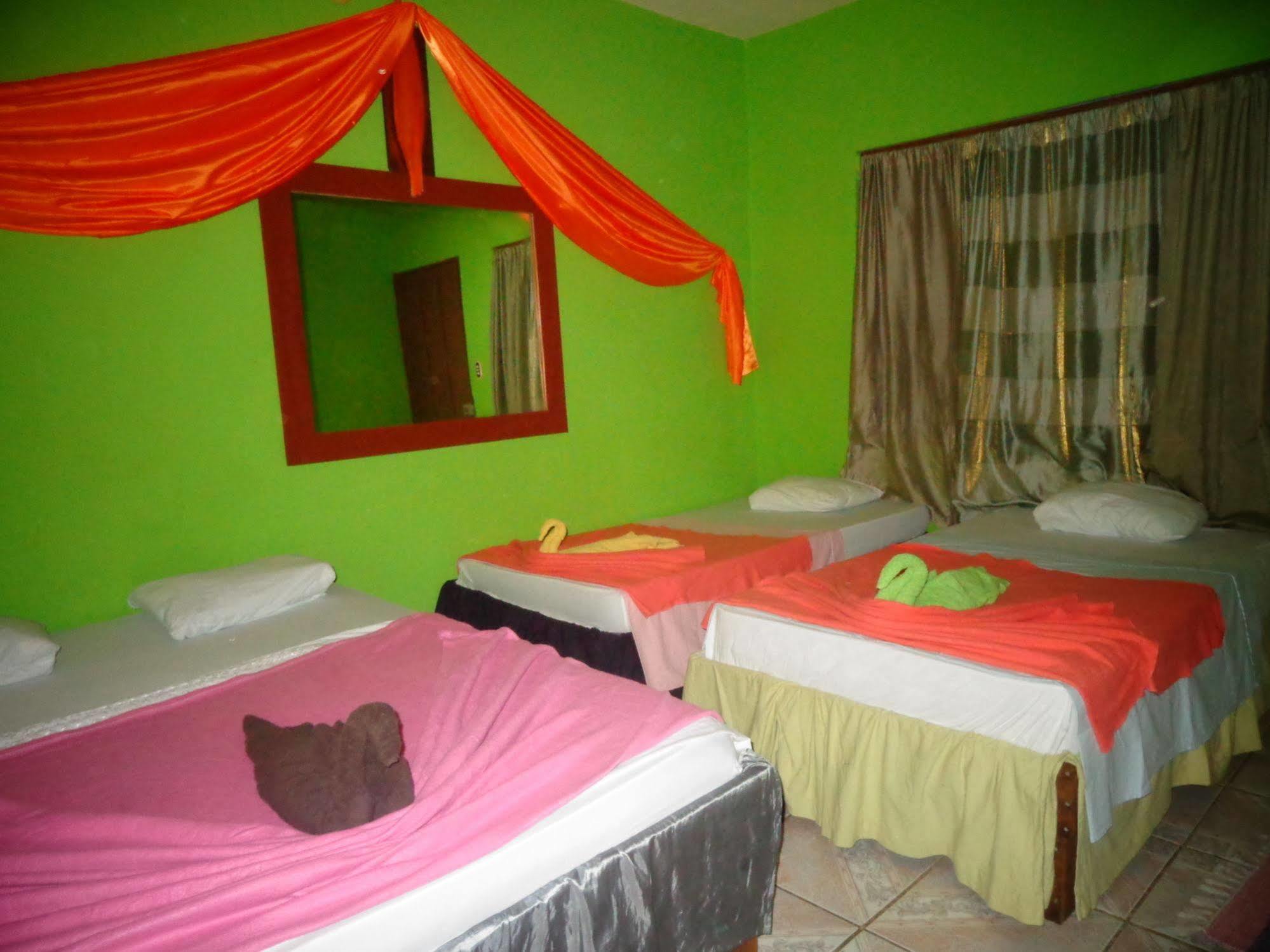 Cabinas Tortuguero Natural 外观 照片